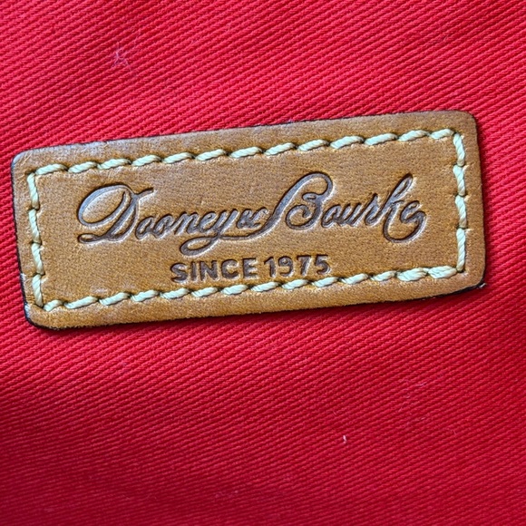 Dooney & Bourke Women's Stripe Shopper Tote Red. NWOT - Picture 7 of 11